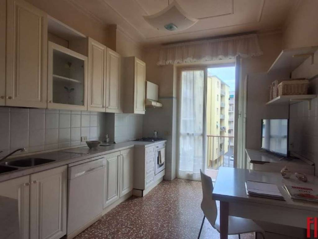 appartamento in vendita a Genova in zona Sestri Ponente