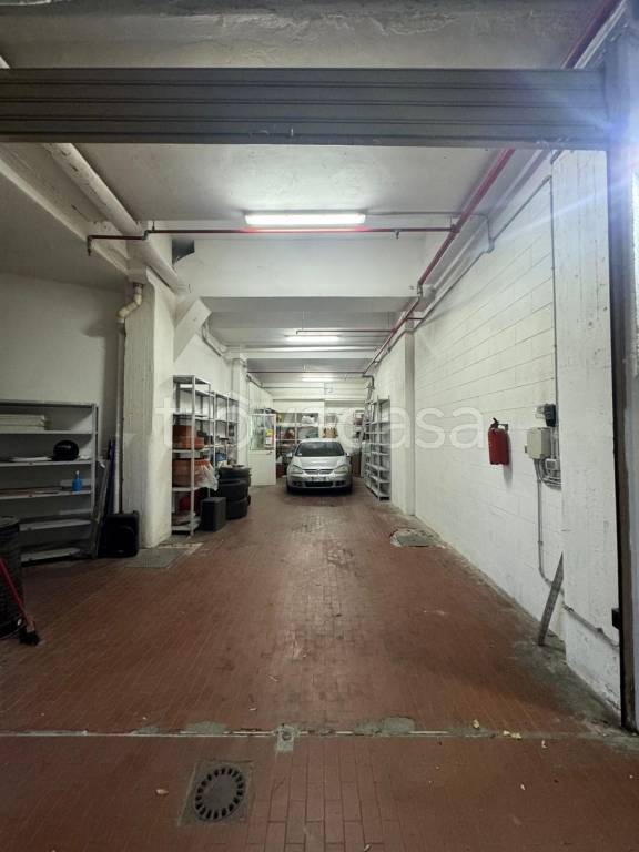 ufficio in vendita a Genova in zona Quezzi