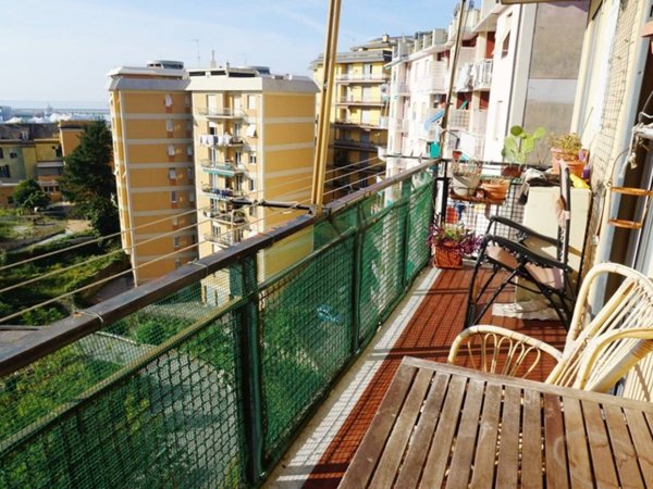 appartamento in vendita a Genova in zona Sestri Ponente