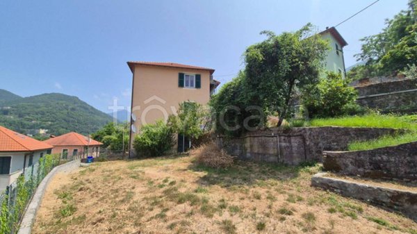 appartamento in vendita a Genova in zona Struppa