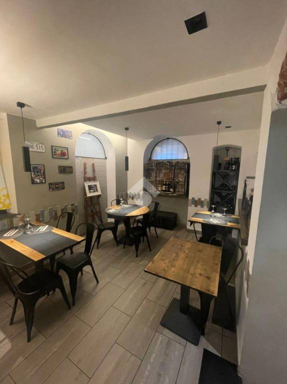 negozio in vendita a Genova in zona Sottoripa / Maddalena / Molo