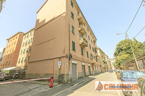 appartamento in vendita a Genova in zona Sestri Ponente