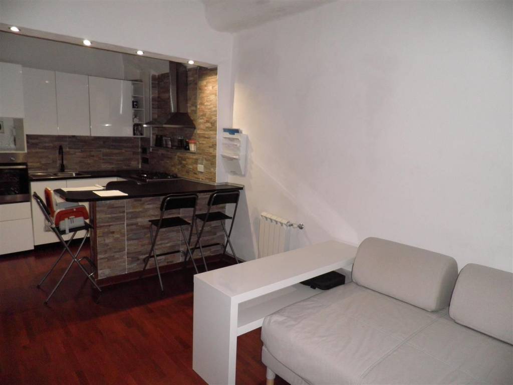 appartamento in vendita a Genova in zona Sottoripa / Maddalena / Molo