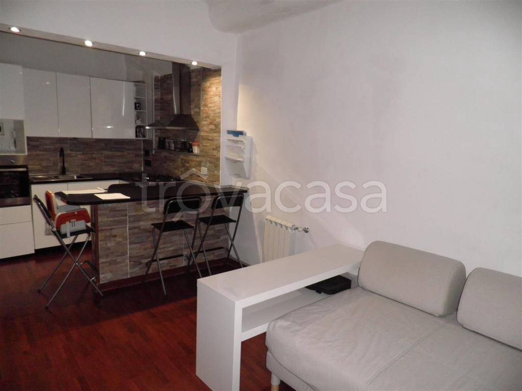 appartamento in vendita a Genova in zona Sottoripa / Maddalena / Molo