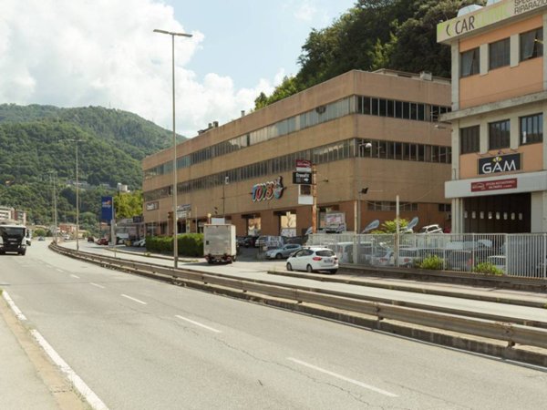 negozio in vendita a Genova in zona Molassana