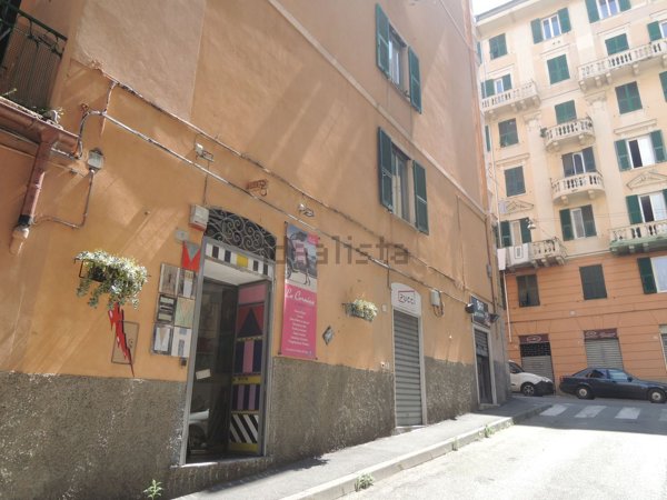 negozio in vendita a Genova in zona Sampierdarena