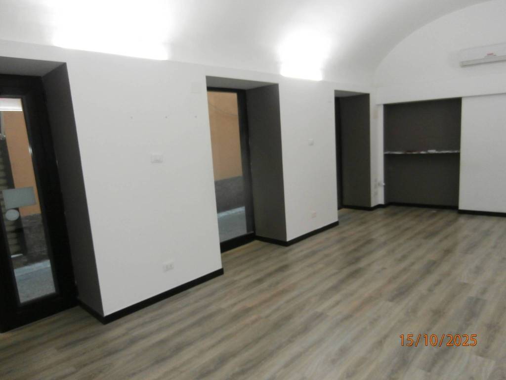 negozio in vendita a Genova in zona Sestri Ponente