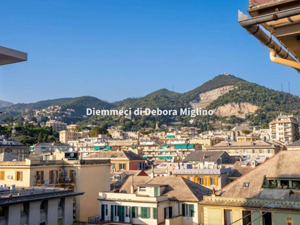 appartamento in vendita a Genova in zona Sestri Ponente