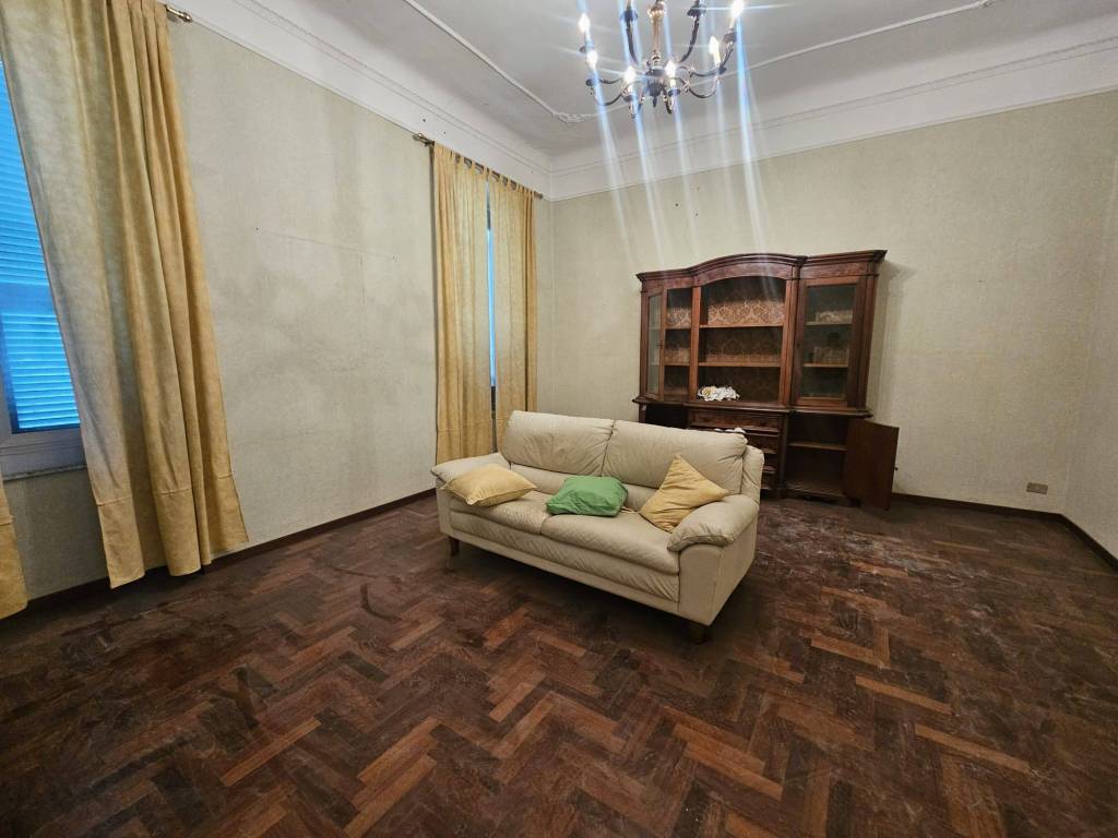 appartamento in vendita a Genova in zona Sampierdarena