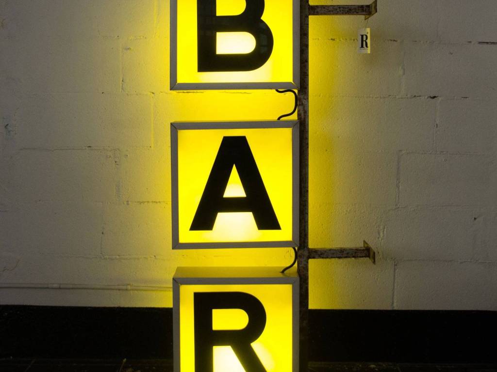 negozio in vendita a Genova in zona San Vincenzo