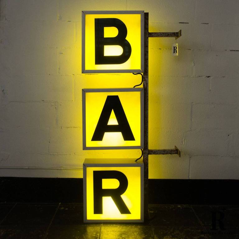 negozio in vendita a Genova in zona San Vincenzo