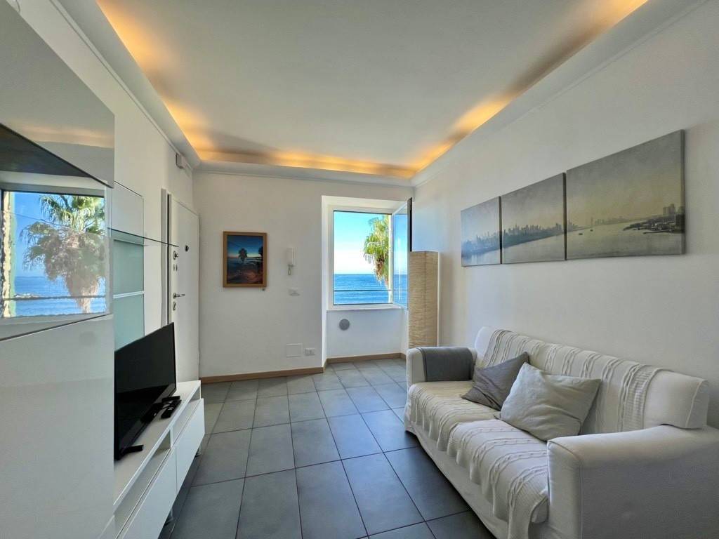 appartamento in vendita a Genova in zona Pegli