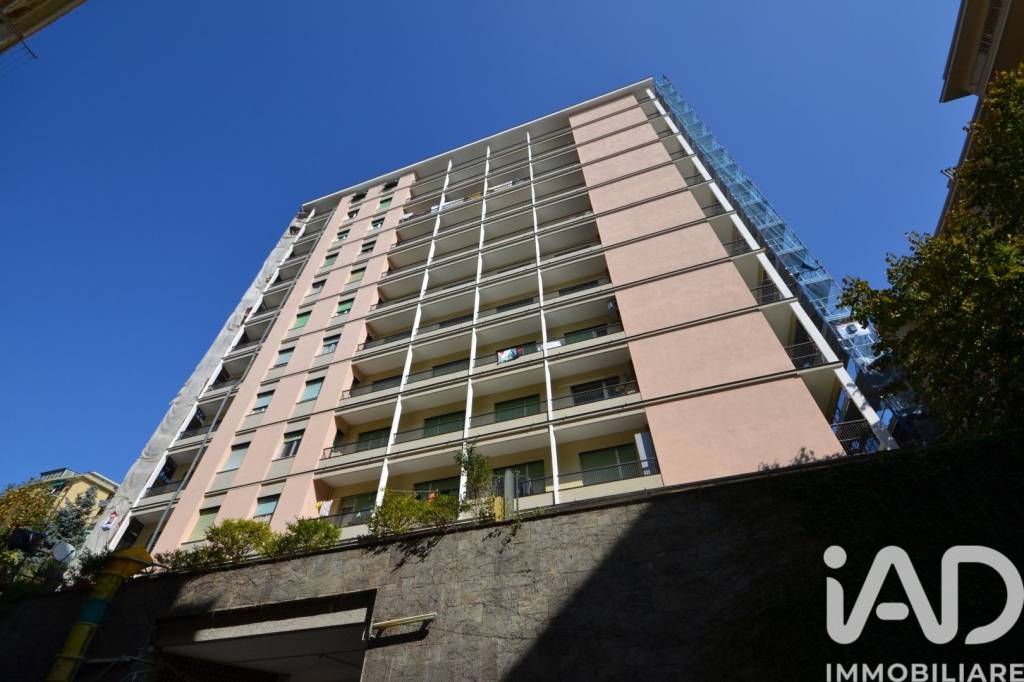 appartamento in vendita a Genova in zona Rivarolo