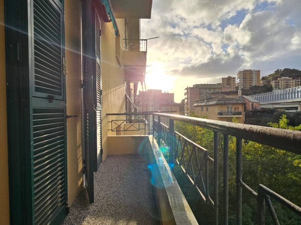 appartamento in vendita a Genova in zona Palmaro / Pra'