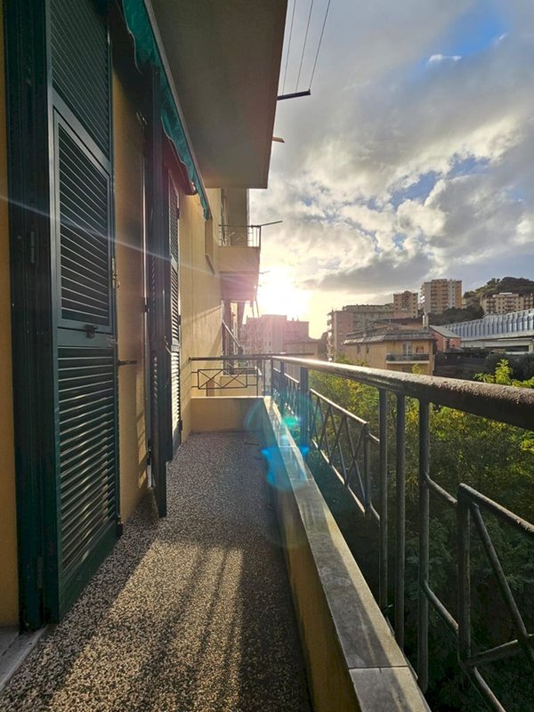 appartamento in vendita a Genova in zona Palmaro / Pra'