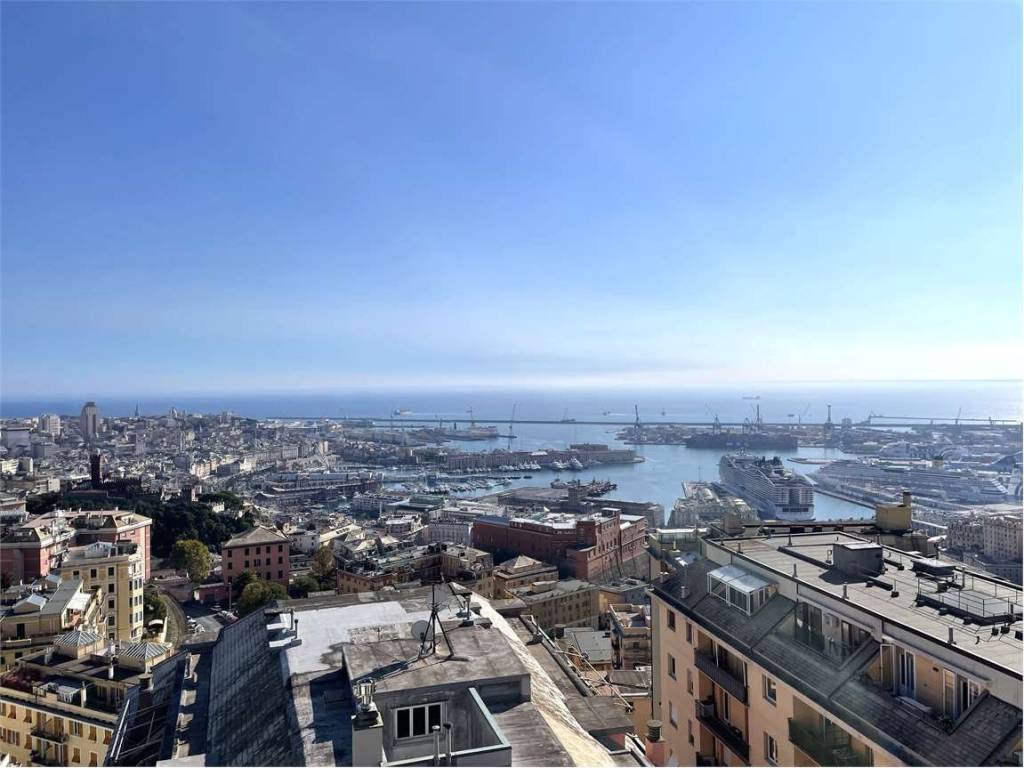 appartamento in vendita a Genova in zona Lagaccio / Granarolo