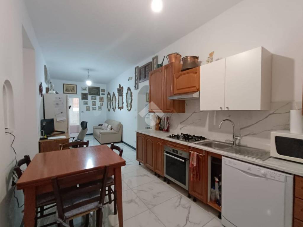 appartamento in vendita a Genova in zona Sestri Ponente
