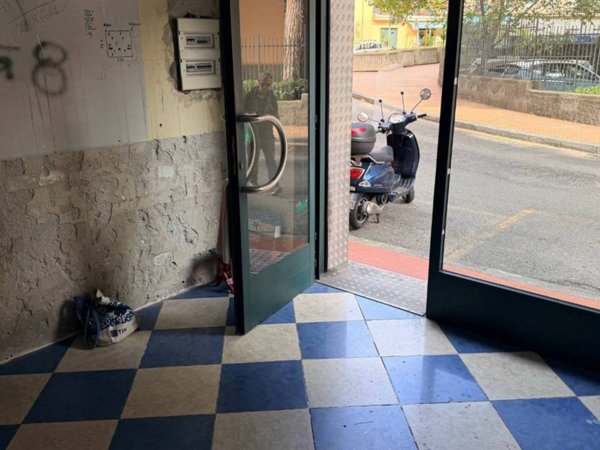 negozio in vendita a Genova in zona Nervi