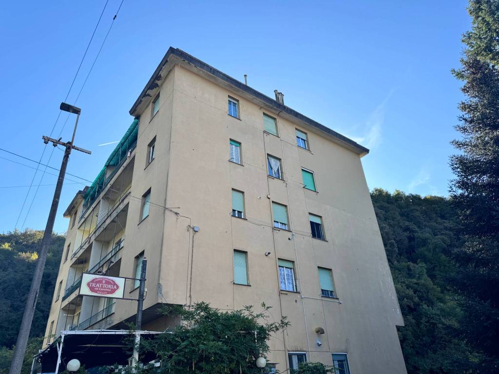 appartamento in vendita a Genova in zona Molassana
