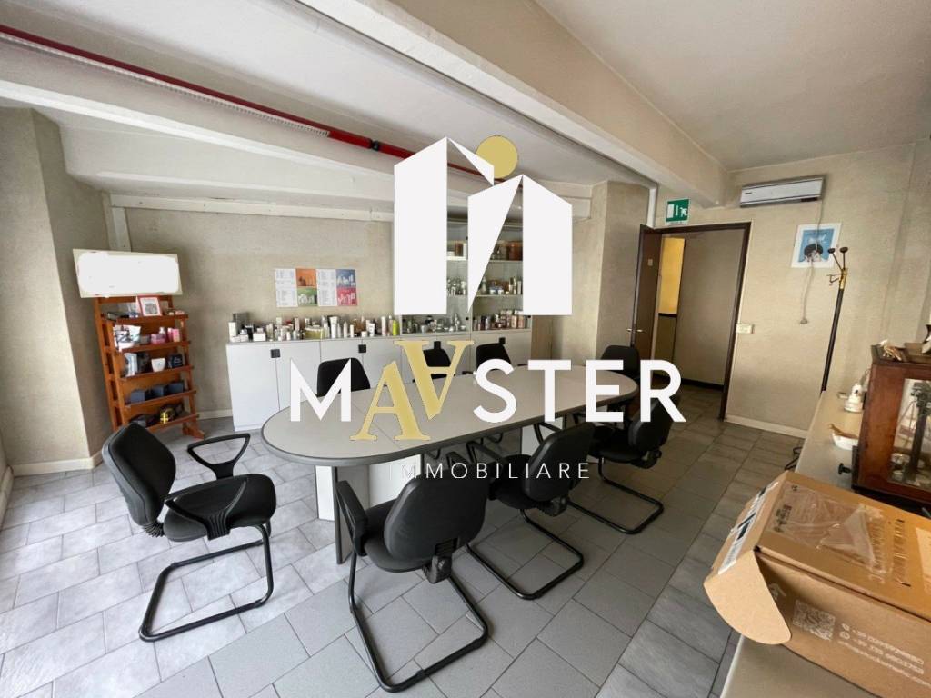 negozio in vendita a Genova in zona Borzoli