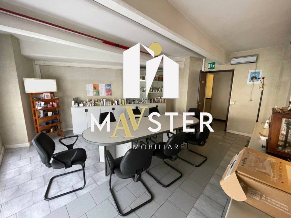 negozio in vendita a Genova in zona Borzoli