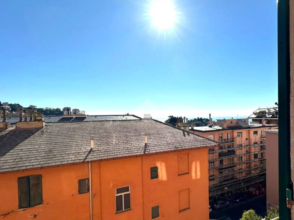 appartamento in vendita a Genova in zona Lagaccio / Granarolo