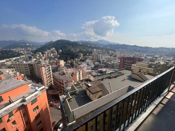 appartamento in vendita a Genova in zona Staglieno