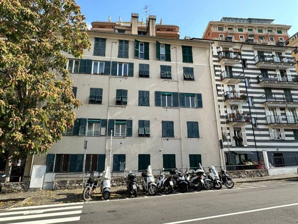 appartamento in vendita a Genova in zona Sturla