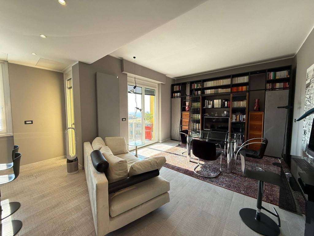 appartamento in vendita a Genova in zona Oregina