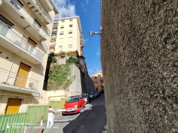 appartamento in vendita a Genova in zona Lagaccio / Granarolo