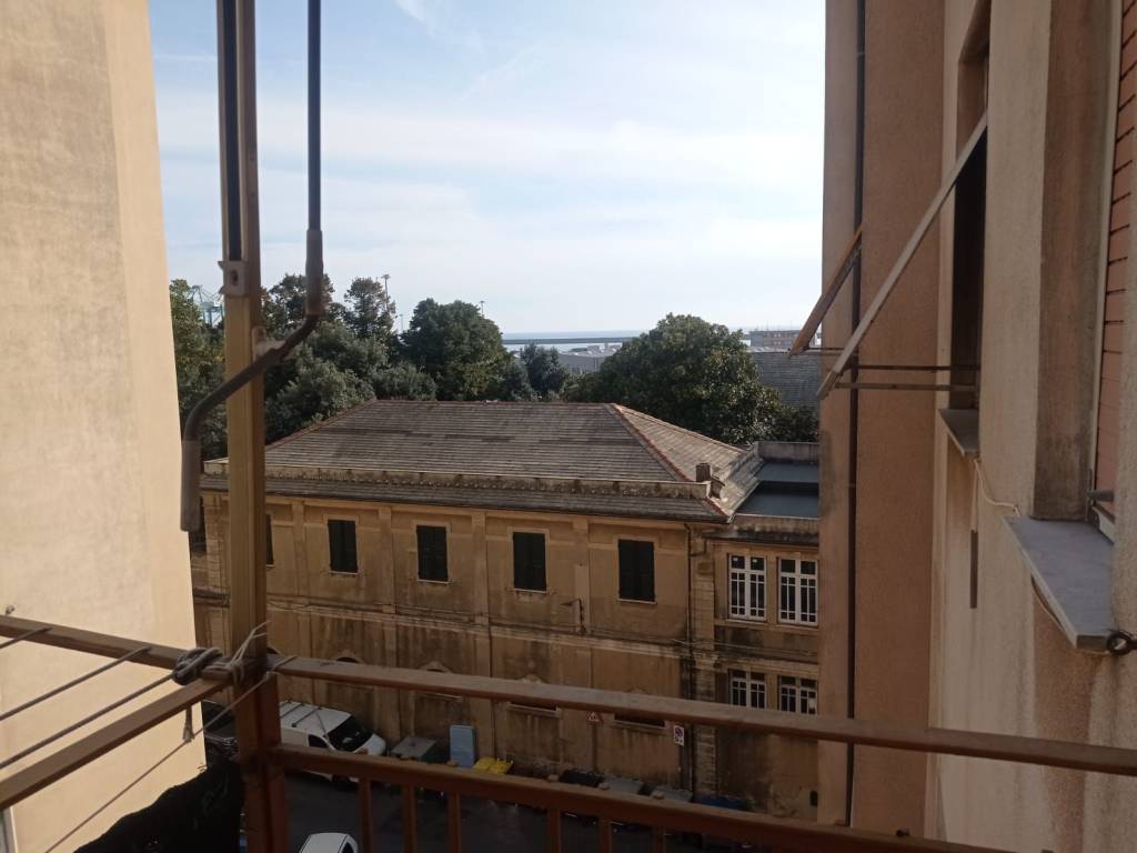 appartamento in vendita a Genova in zona Palmaro / Pra'