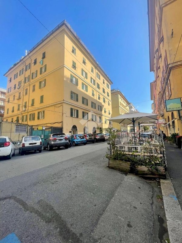 appartamento in vendita a Genova in zona Foce