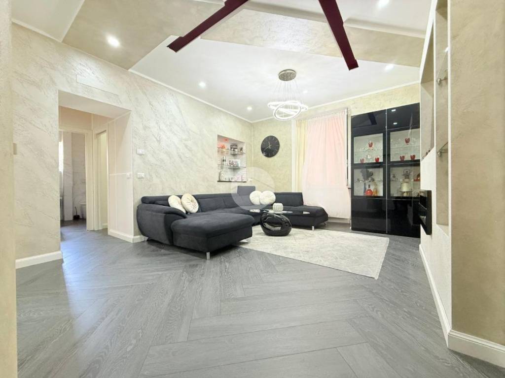 appartamento in vendita a Genova in zona Sestri Ponente