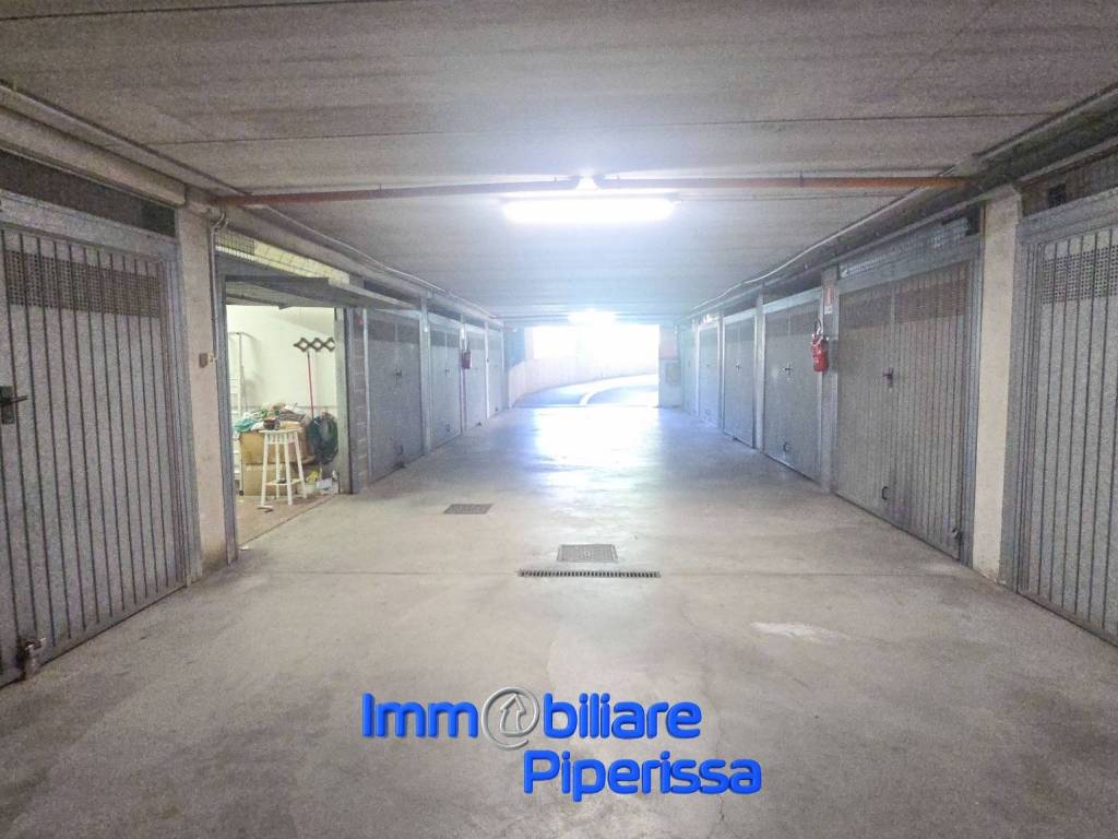 ufficio in vendita a Genova in zona Lagaccio / Granarolo