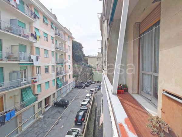 appartamento in vendita a Genova in zona Rivarolo