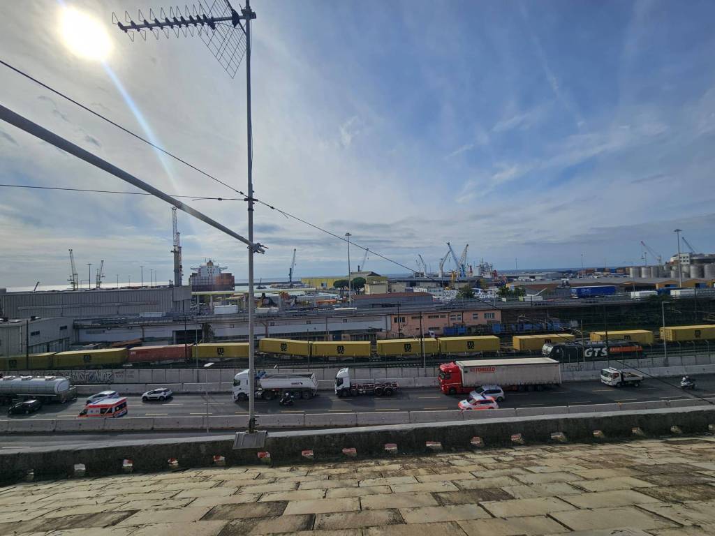 appartamento in vendita a Genova in zona Sampierdarena