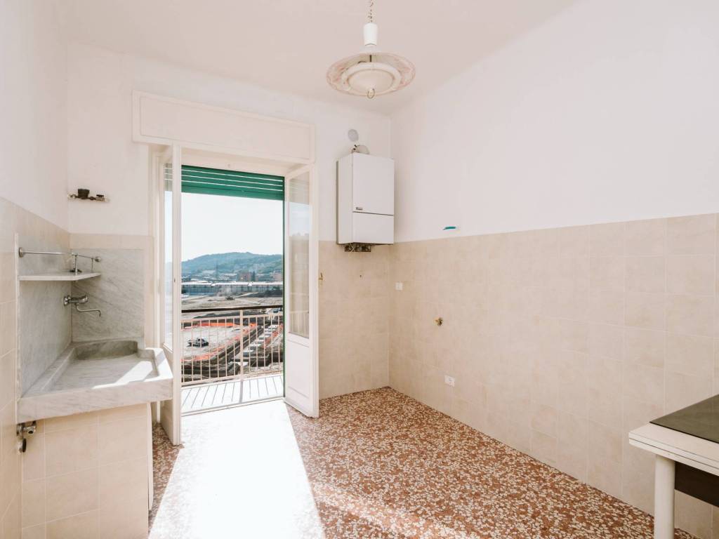 appartamento in vendita a Genova in zona Bolzaneto