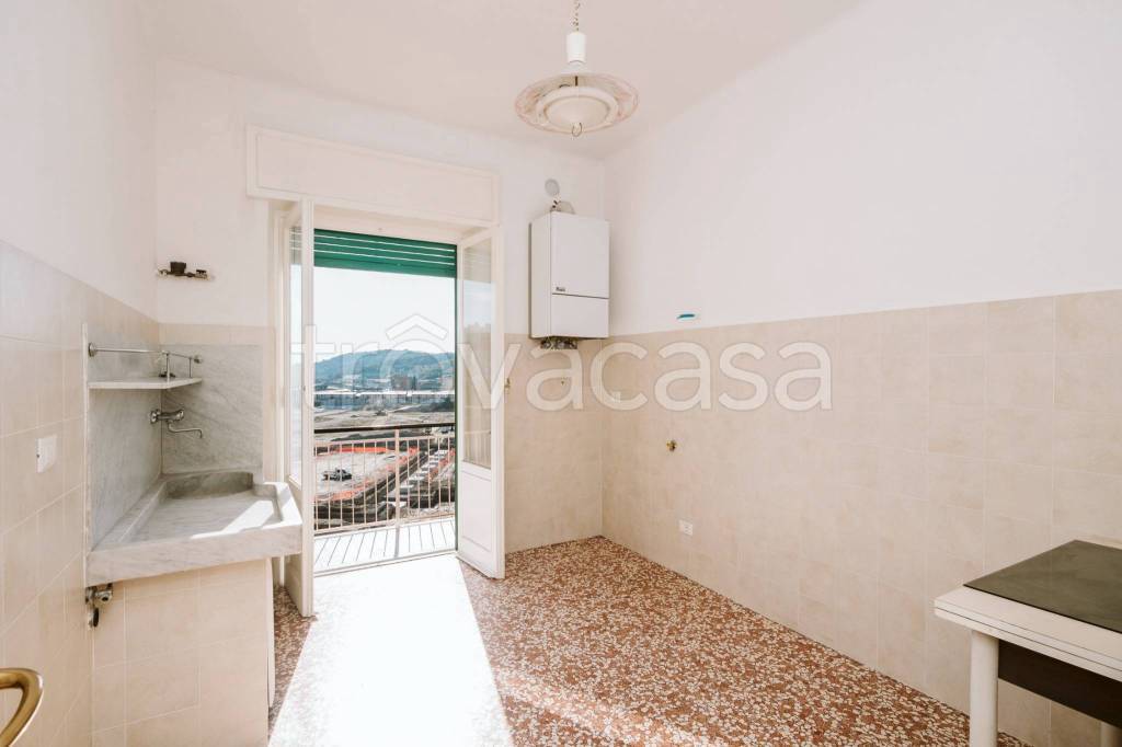 appartamento in vendita a Genova in zona Bolzaneto