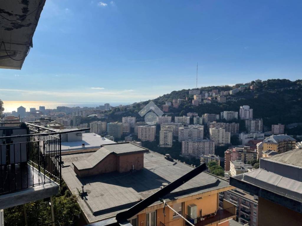 appartamento in vendita a Genova in zona Oregina