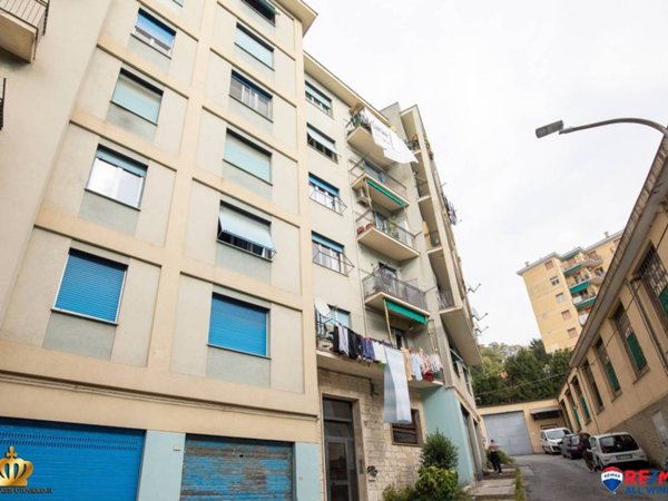 appartamento in vendita a Genova in zona Rivarolo
