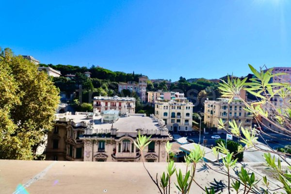 appartamento in vendita a Genova in zona Foce