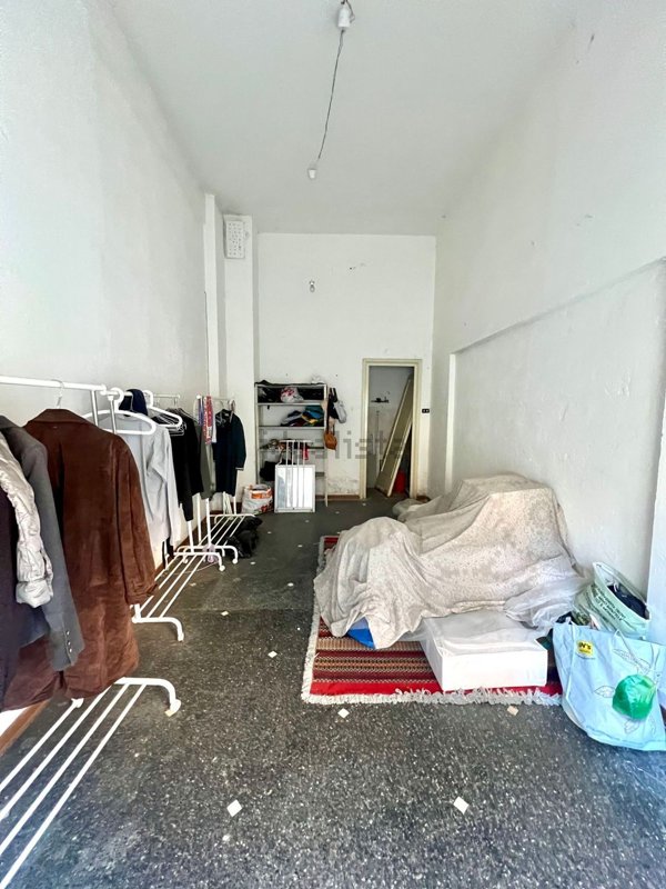 locale di sgombero in vendita a Genova in zona San Vincenzo