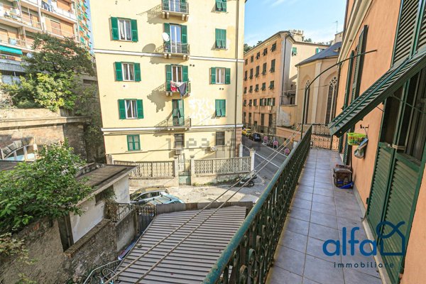 appartamento in vendita a Genova in zona Lagaccio / Granarolo