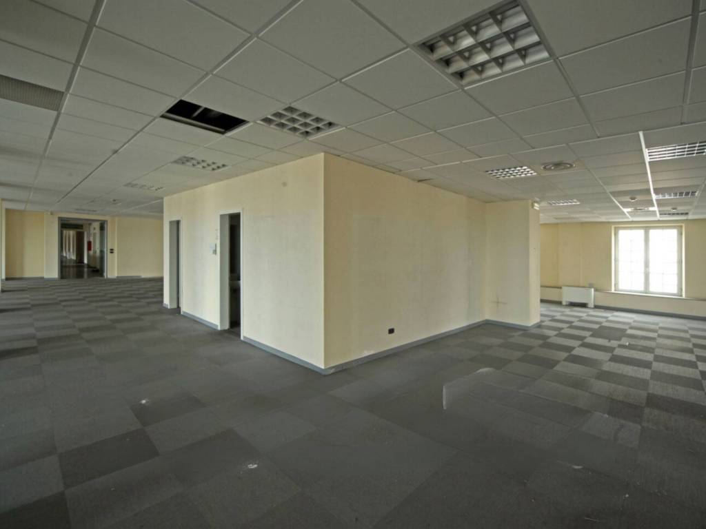 ufficio in vendita a Genova in zona Sampierdarena