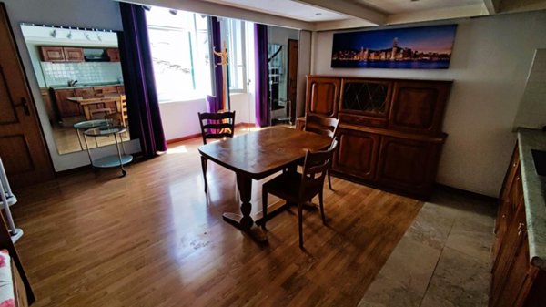 appartamento in vendita a Genova in zona Sottoripa / Maddalena / Molo