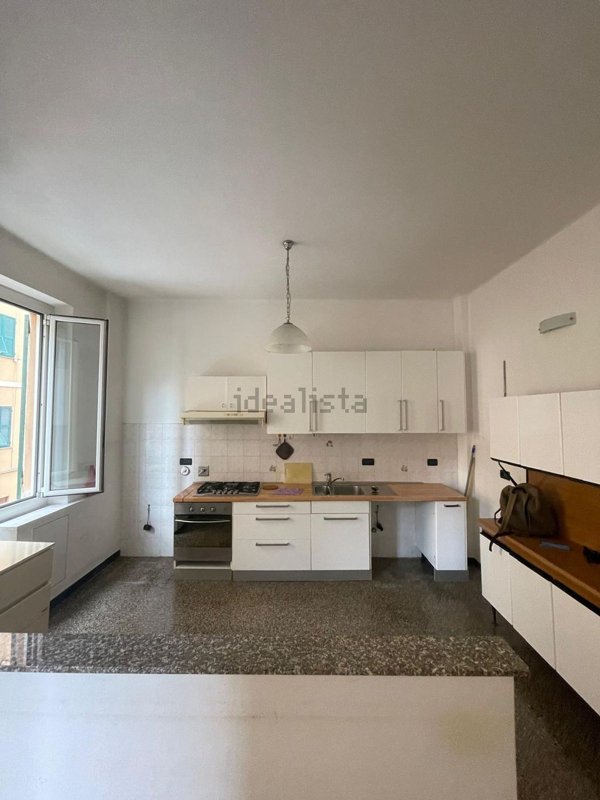 appartamento in vendita a Genova in zona Certosa