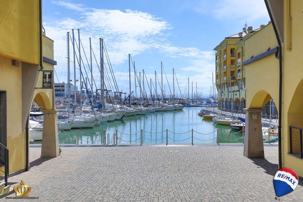 appartamento in vendita a Genova in zona Sestri Ponente