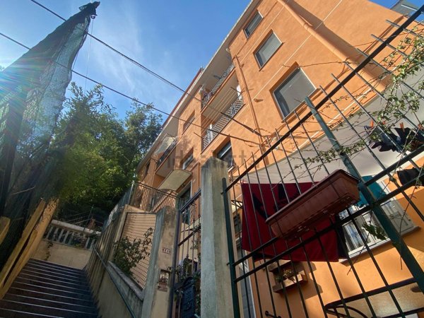 appartamento in vendita a Genova in zona Pegli