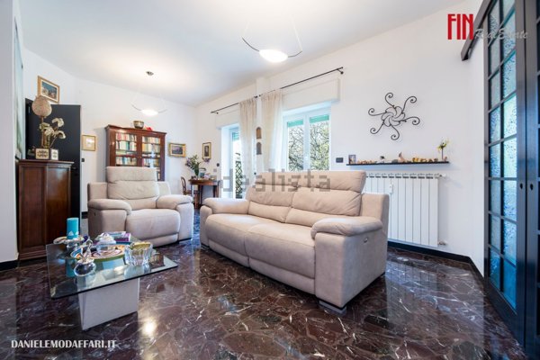 appartamento in vendita a Genova in zona Sturla