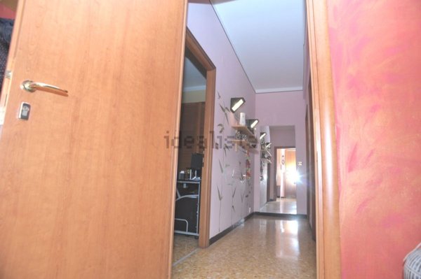 appartamento in vendita a Genova in zona Sestri Ponente